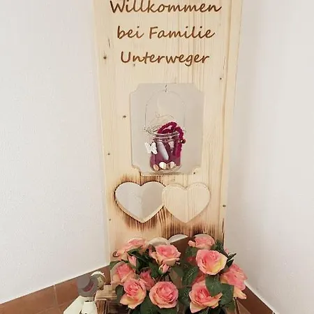 Apartmenthaus Unterweger アパート *